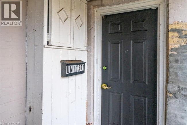 Building Photo - 57 Beverly St