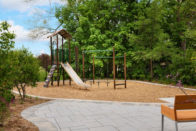 Building Photo - 70 Parkwoods Village Drive