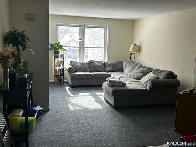 Building Photo - 9 Concord St