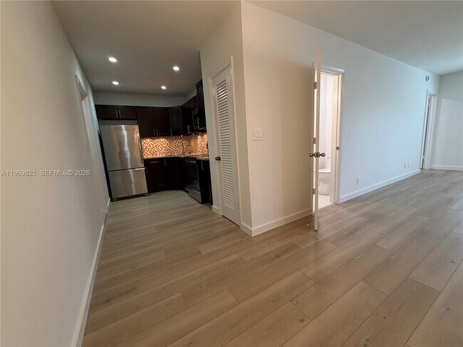 Foto del edificio - 2426 SE 17th St