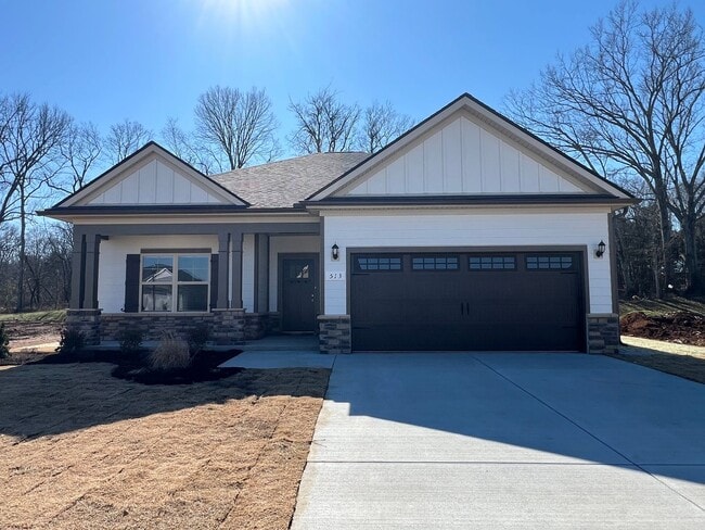 Gorgeous NEW CONSTRUCTION 3 BR 2 Bath Home - Right off Hwy 231 S. - Gorgeous NEW CONSTRUCTION 3 BR 2 Bath Home - Right off Hwy 231 S.