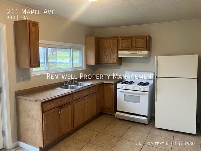 Building Photo - 211 Maple Ave
