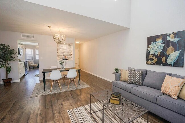 Foto del edificio - 5998 N 78th St