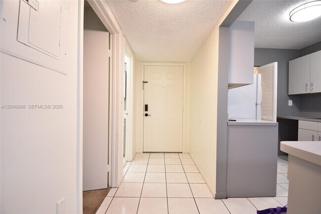 Foto del edificio - 20741 NE 4th Ct