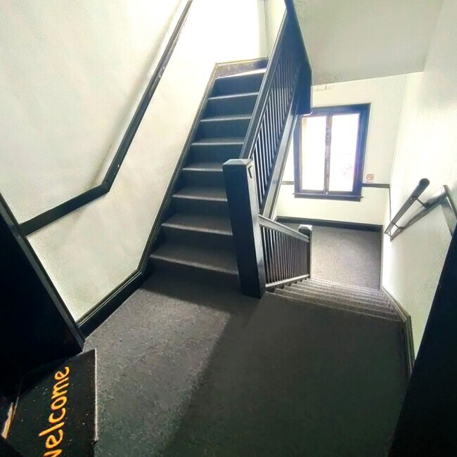 Foto del edificio - 7746 S Jeffery Blvd