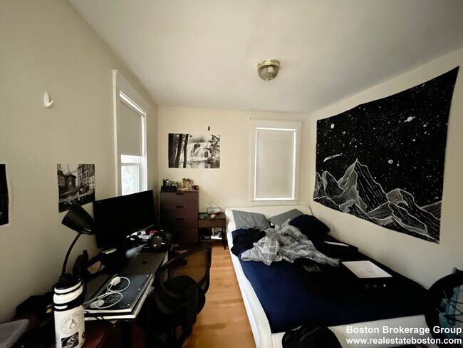 Foto del edificio - 27 Iroquois St