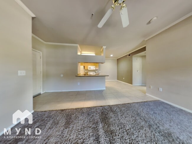 Building Photo - 5401 E Van Buren St