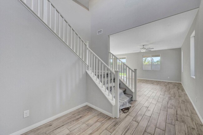 Foto del edificio - Gated community Located within the Valley Vista Master Plan. 4 Bed 3 Bath features and Open and i...