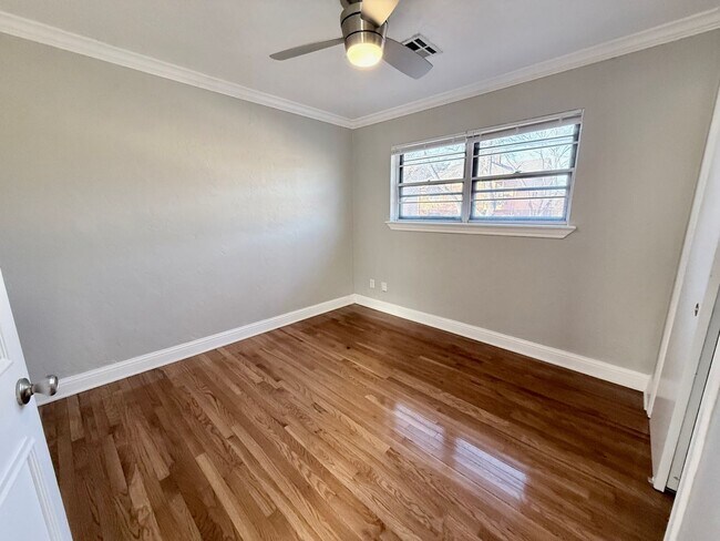 Foto del edificio - Updated 2BD 1BA Apartment in Historic Crown Heights!!