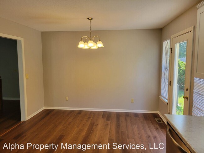 Building Photo - 4 br, 2.5 bath House - 966 E Market