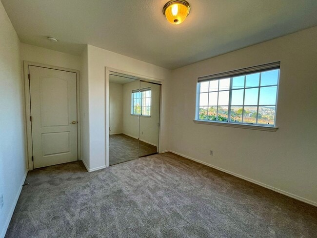 Building Photo - 3 Bedroom 2-1/2 Bathroom North Grover Beach Home with a View