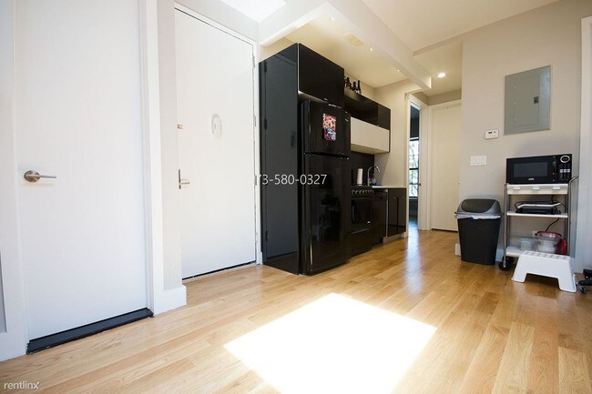 Foto del edificio - 1041 Jefferson Ave