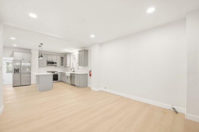 Foto del edificio - 139 W 51st St