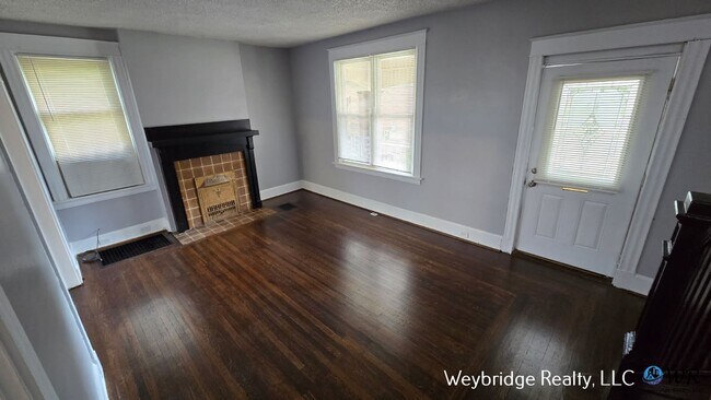 Foto del edificio - 3-Bed 1 Bath House located in a cul-de-sac...