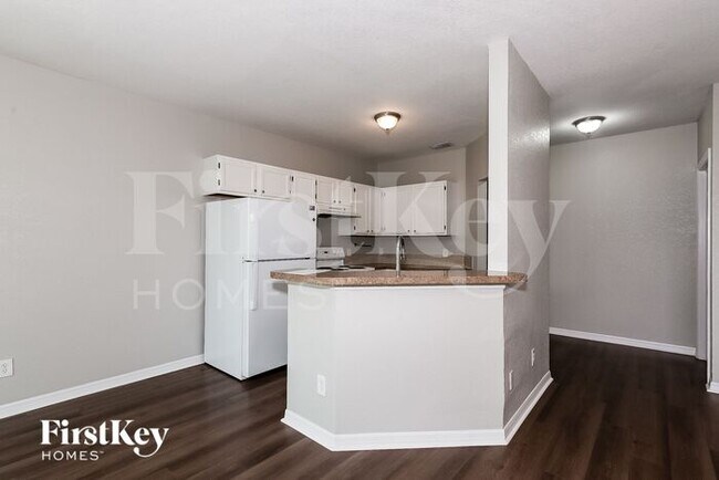 Foto del edificio - 6641 Hornbuckle Blvd