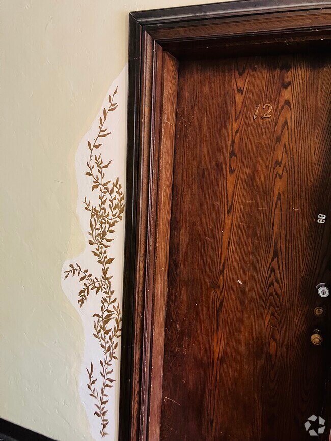 Olde Town East Apartments for Rent with a Garage Columbus, OH 2