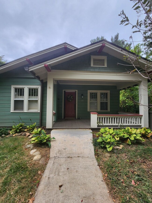 Building Photo - West Asheville Bungalow