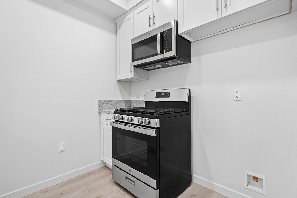 Foto principal - 8444 Columbus Ave