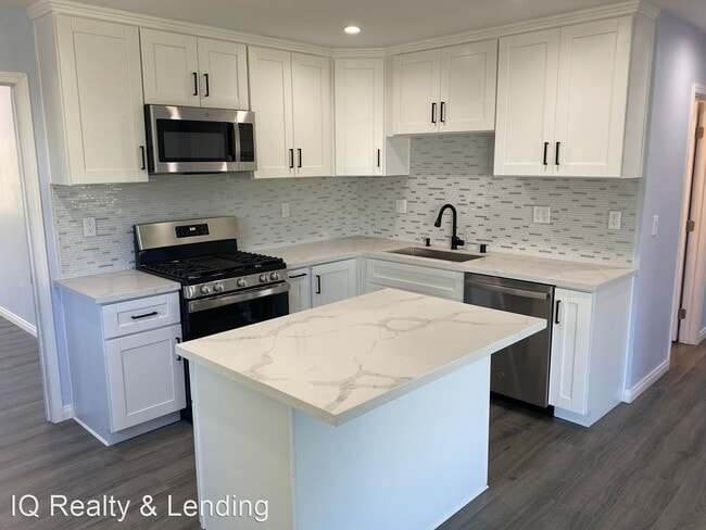 Building Photo - 3 br, 2 bath House - 1163 N 3rd St