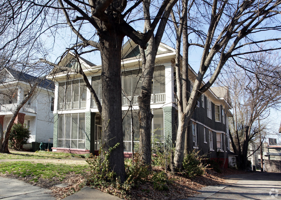 Foto del edificio - 1530 Monroe Ave