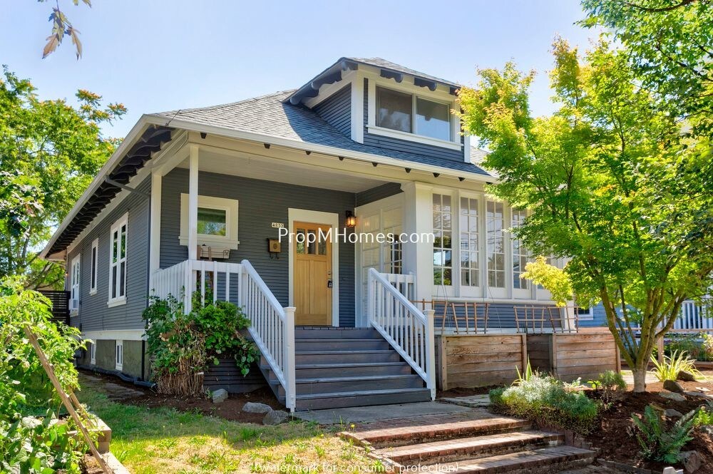 Primary Photo - 4832 NE 12th Ave