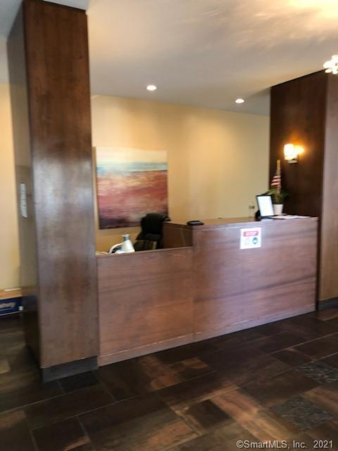 Foto del edificio - 50 Glenbrook Rd