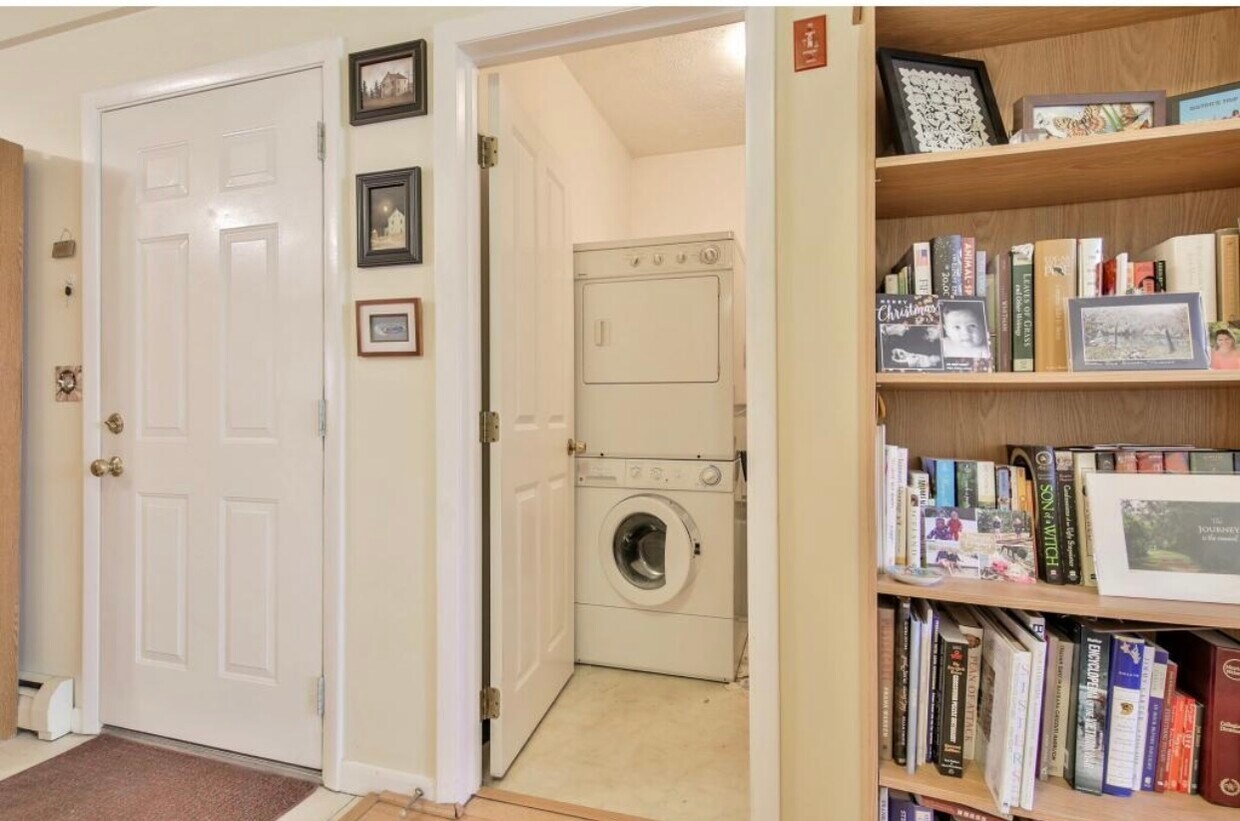 Primary Photo - 149 Blaine St