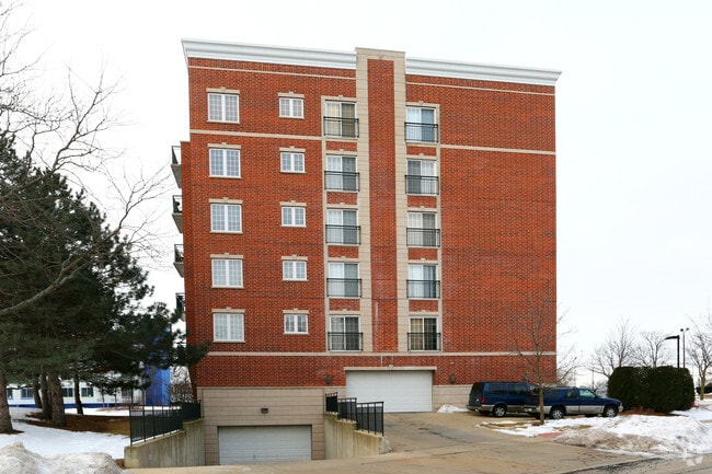 Building Photo - 405 Creekside Dr
