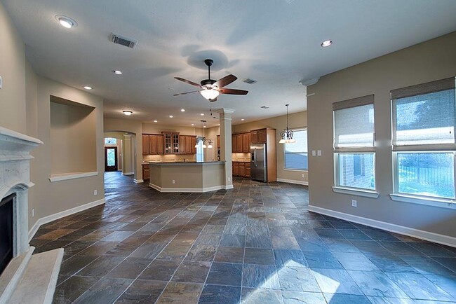 Building Photo - 30 Driftdale Pl