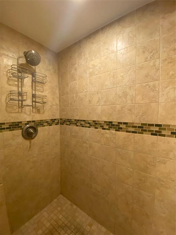 Building Photo - 6814 Golfcrest Dr