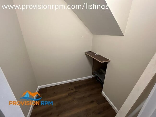 Foto del edificio - 928 Victory Avenue - C