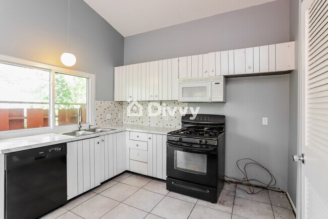 Building Photo - 12723 Willow Trail Dr, Black Jack, MO 63033