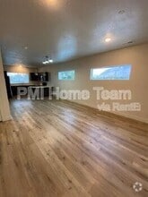 Building Photo - 2874 Kiesel Ave