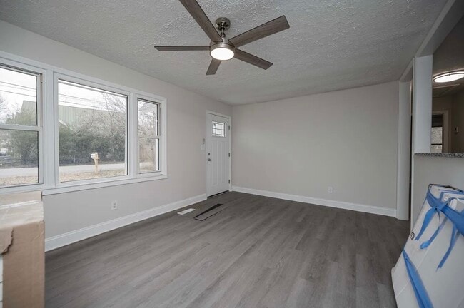 Building Photo - 126 Winding Way