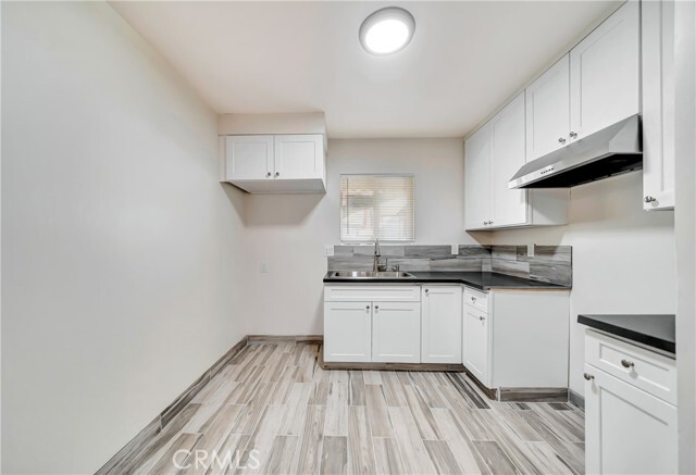 Foto del edificio - 14233 Sylvan St