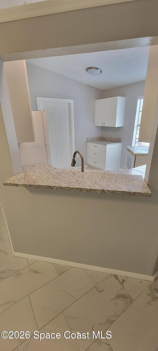 Foto del edificio - 737 Geoffrey Ave SW