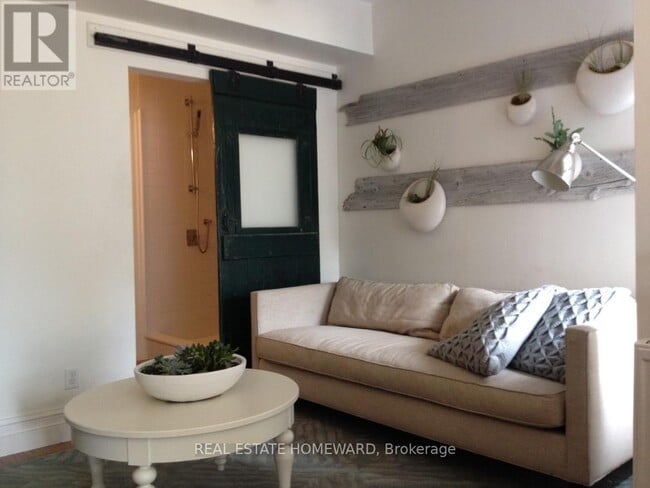 Building Photo - 36 Caroline Ave