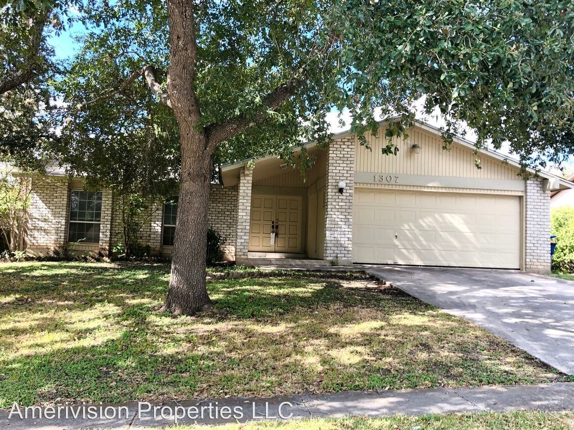 Primary Photo - 3 br, 2 bath House - 1307 White Rock
