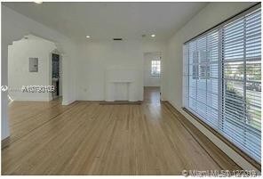 Primary Photo - 3900 Meridian Ave