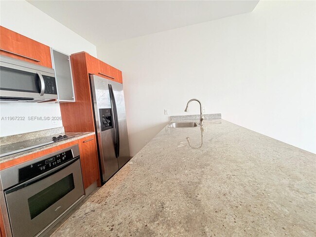 Foto del edificio - 185 SW 7th St
