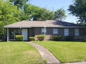 Building Photo - 11605 Tilia St