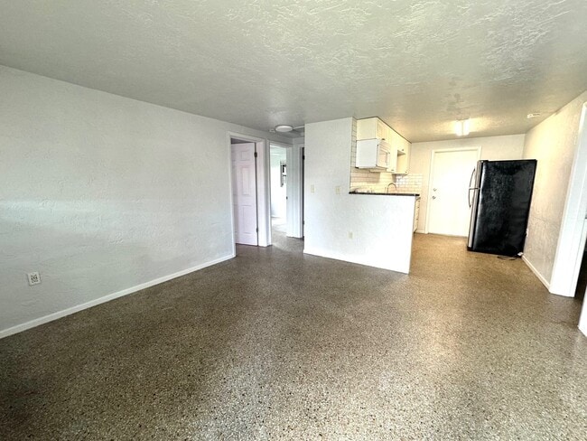 Building Photo - 321 9th St Dr W