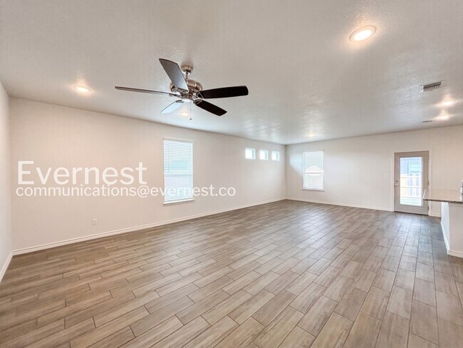 Foto del edificio - 2204 Hornbeam St