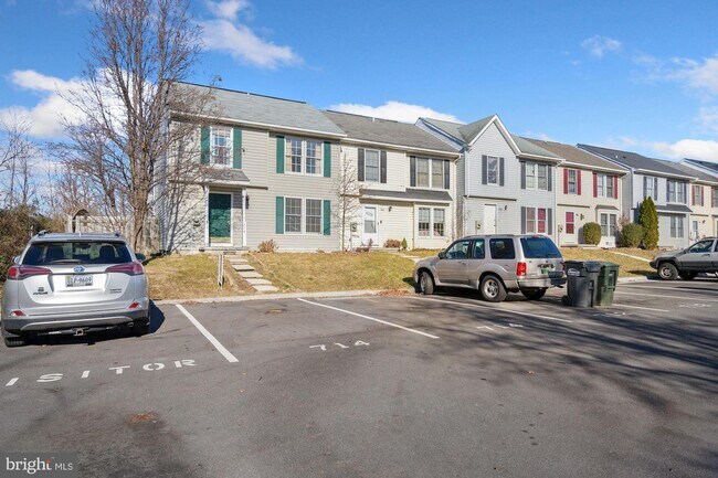 Building Photo - 714 Emily Ln