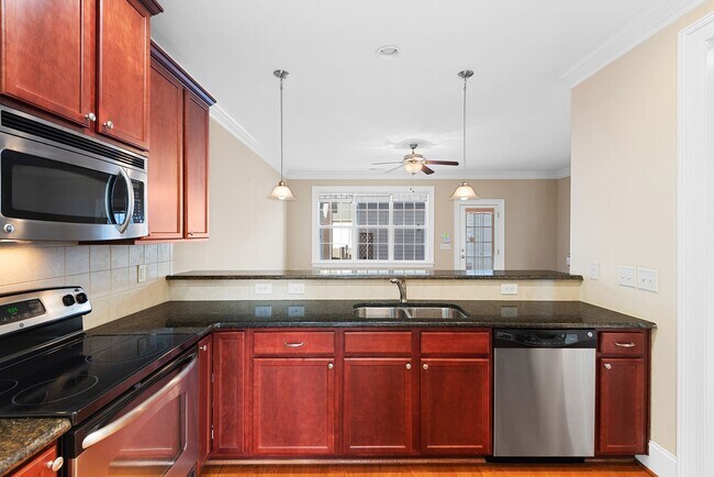 Building Photo - Phenomenal on Philpott!