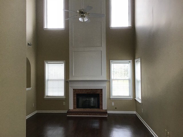 Building Photo - 106 Leacroft Way