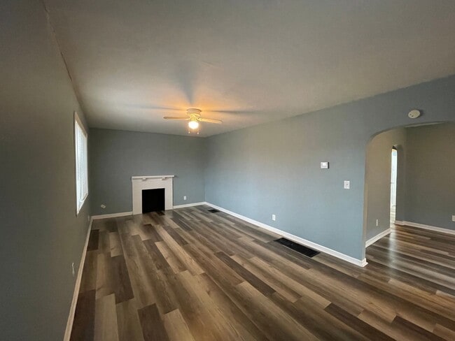 Building Photo - 262 S Chase Ave