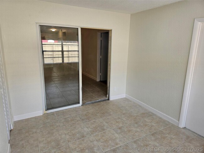 Foto del edificio - 4729 NW 4th Terrace