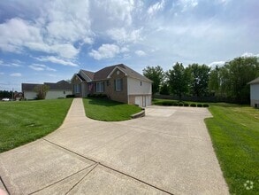 Building Photo - 3672 Fieldstone Dr
