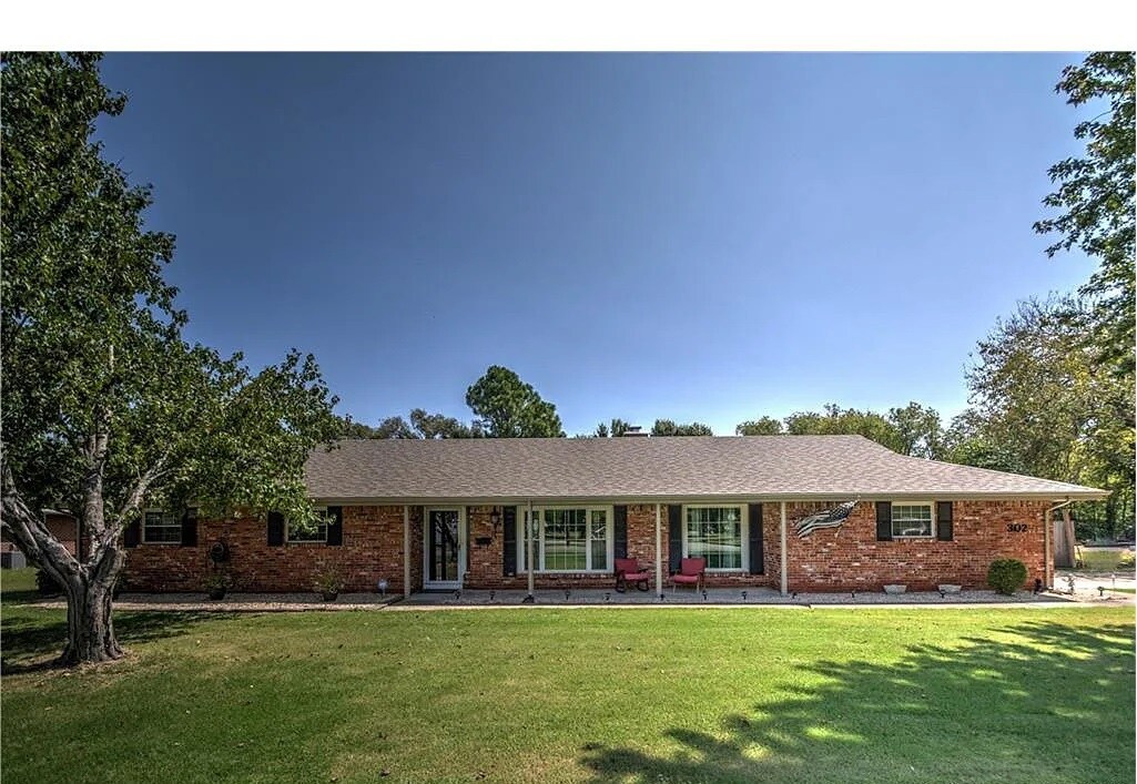 Primary Photo - 302 N Delaware St